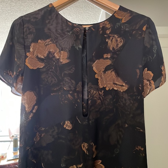 Aritzia 100% Silk Blouse size Small - Picture 4 of 4